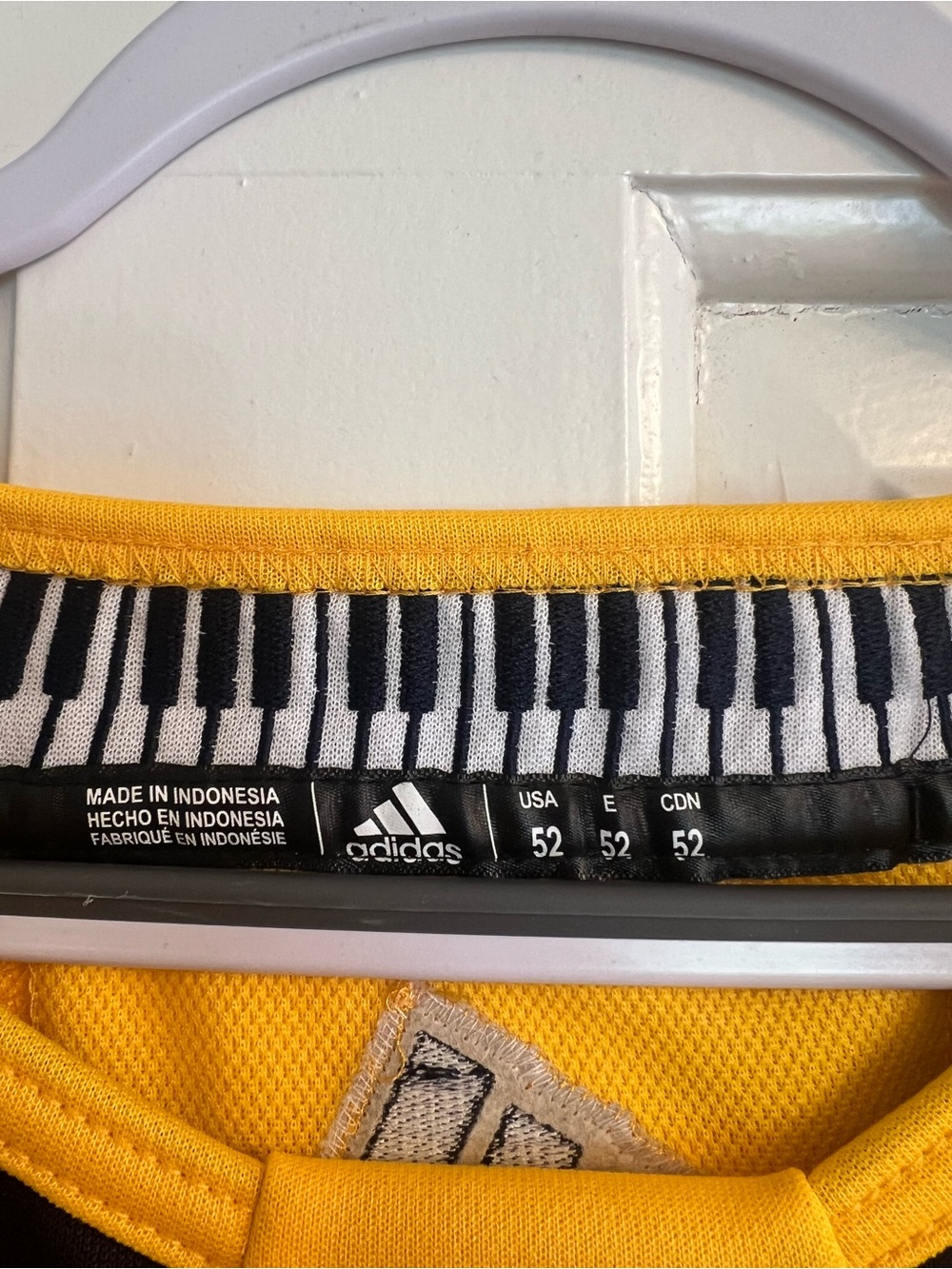 NHL Adidas Nashville Predators Roman Josi Jersey - Picture 3 of 5